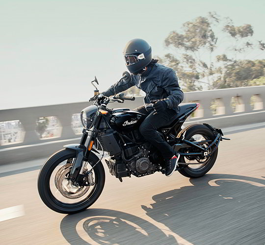 コーナーリング力